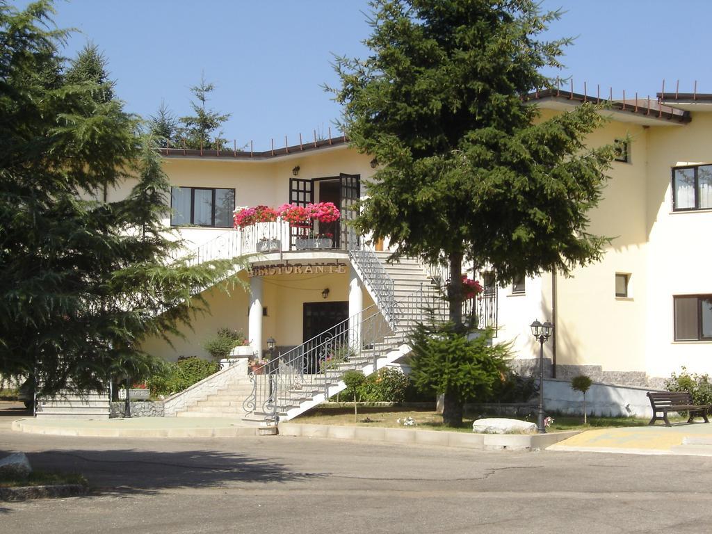 Hotel La Fattoria Camigliatello Silano Exteriör bild