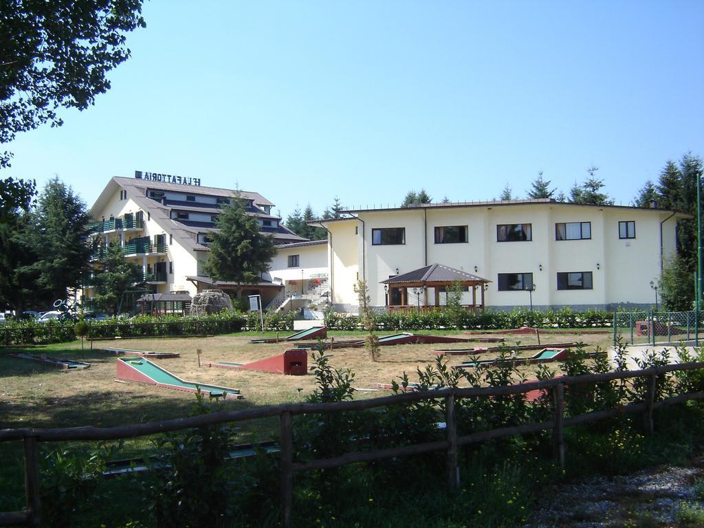 Hotel La Fattoria Camigliatello Silano Exteriör bild