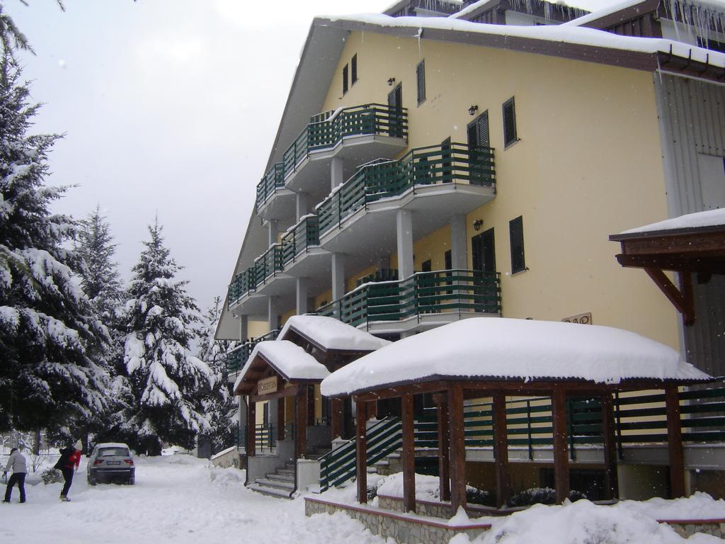 Hotel La Fattoria Camigliatello Silano Exteriör bild