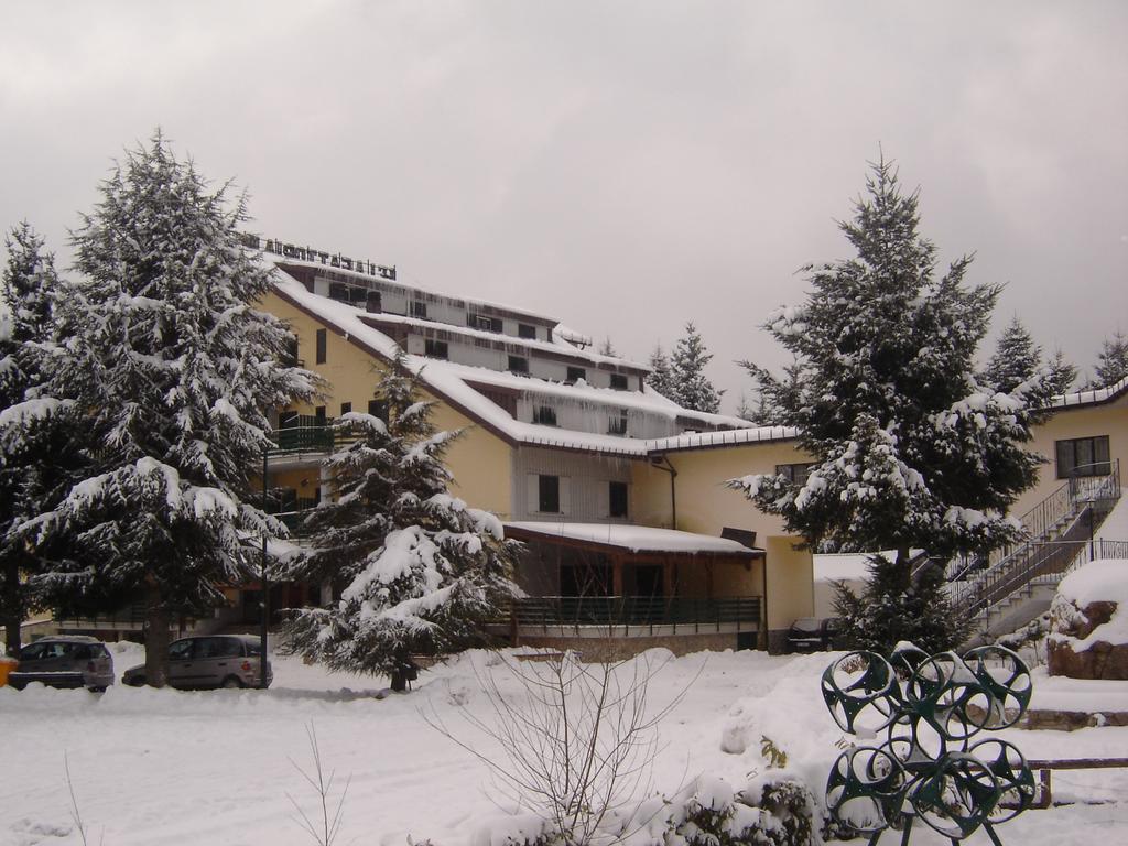 Hotel La Fattoria Camigliatello Silano Exteriör bild